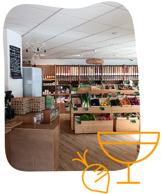 Photo de l'intérieur de la boutique Les Ouiches Nantaises, épicerie éthique.